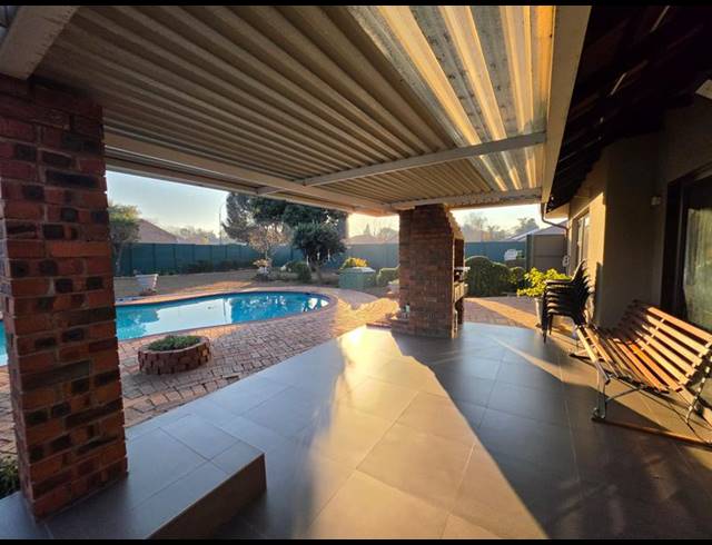 4 BEDROOM HOUSE FOR SALE IN BRACKENHURST